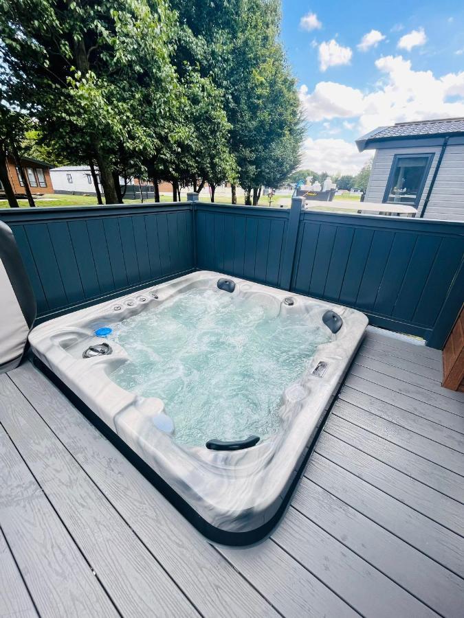 Fir Tree Lodge With Hot Tub York Buitenkant foto