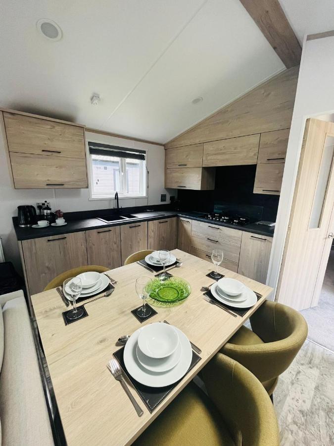 Fir Tree Lodge With Hot Tub York Buitenkant foto