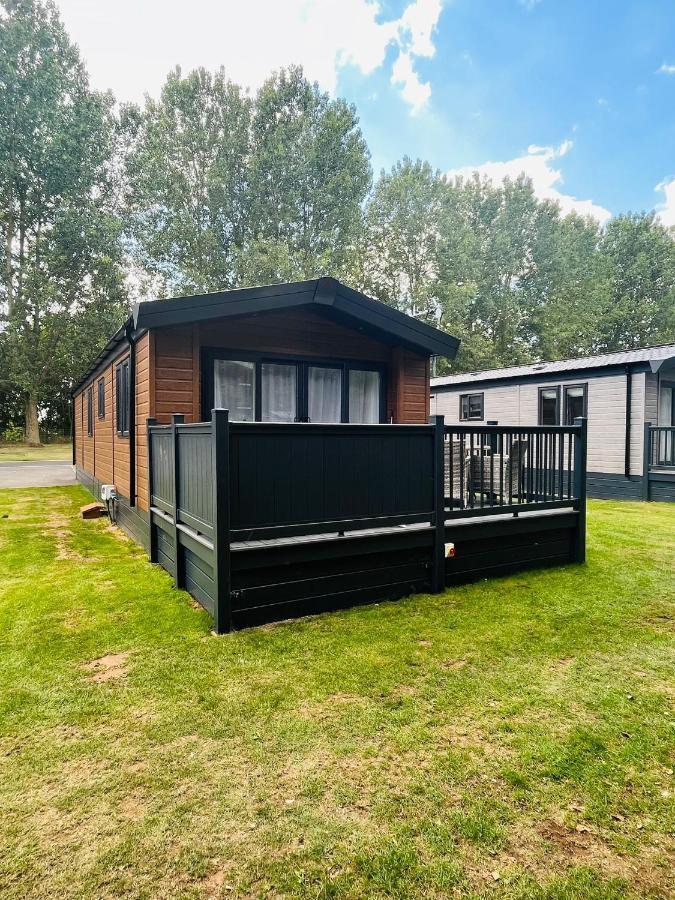 Fir Tree Lodge With Hot Tub York Buitenkant foto